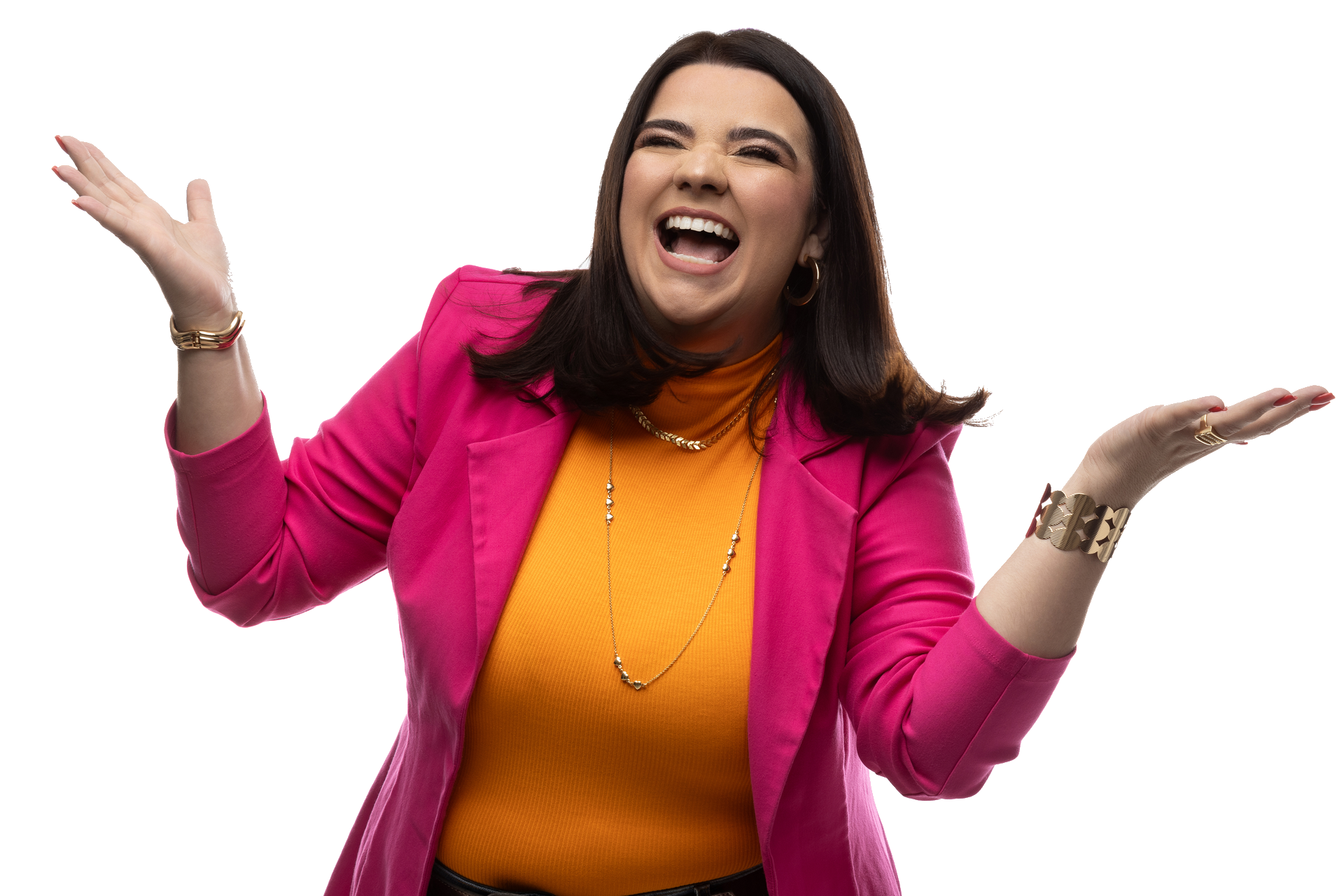 Heloísa Pinatti sorrindo, com blazer rosa
